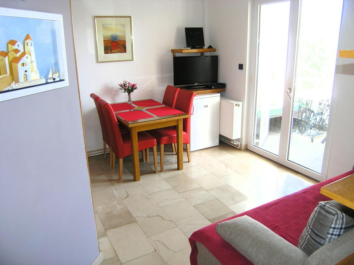 Apartments Oribella Krk Town Bagian luar foto