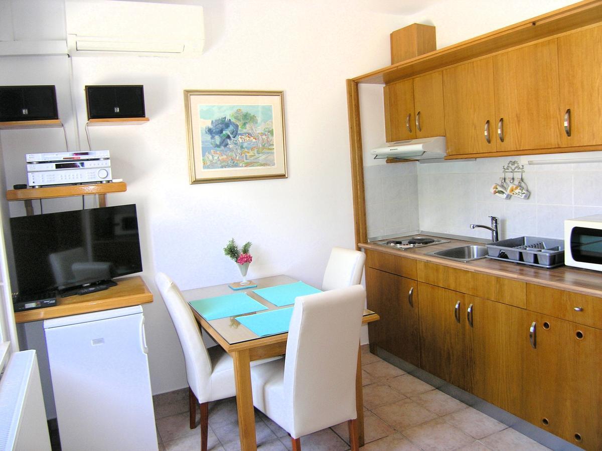 Apartments Oribella Krk Town Bagian luar foto
