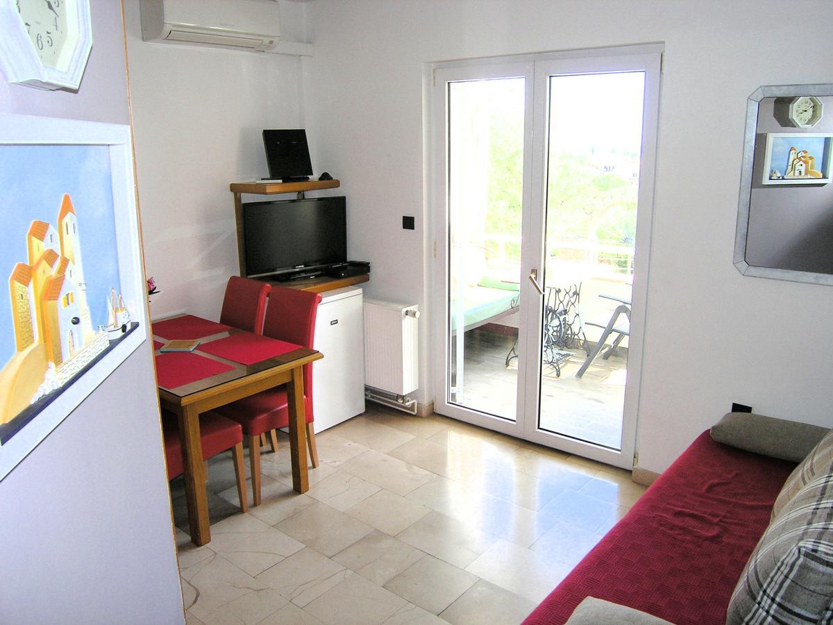 Apartments Oribella Krk Town Bagian luar foto