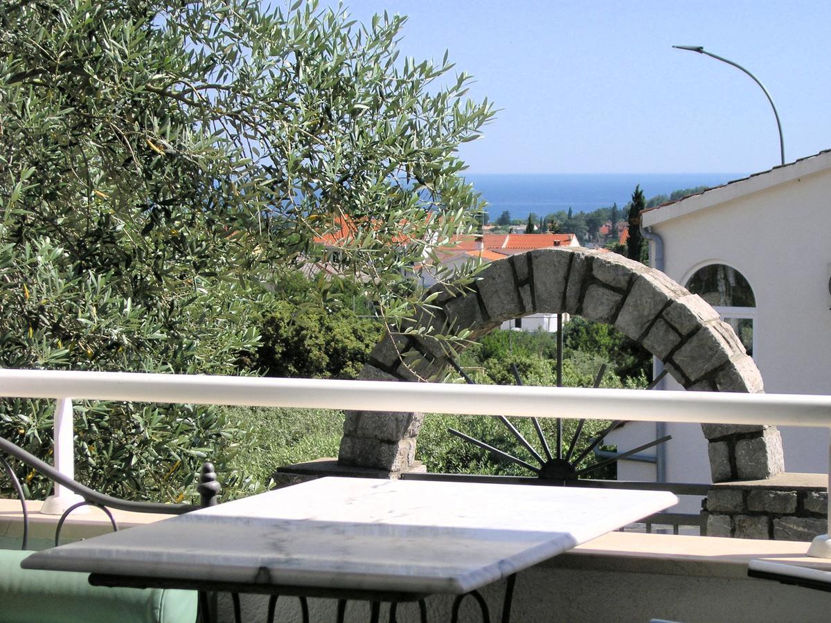 Apartments Oribella Krk Town Bagian luar foto