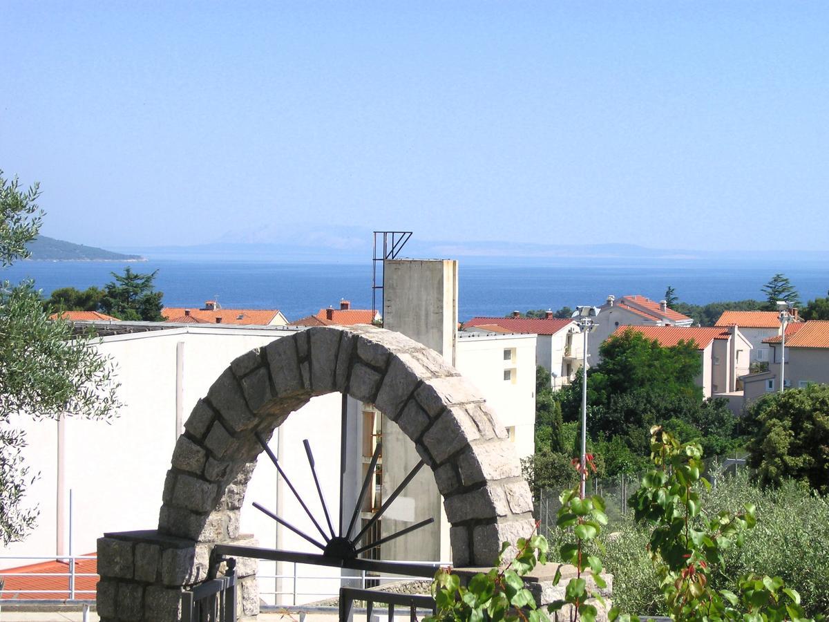 Apartments Oribella Krk Town Bagian luar foto